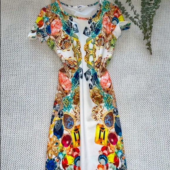 Dress - Picture 1 of 2